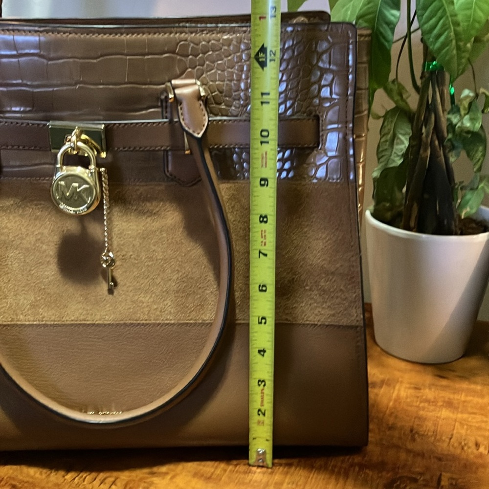 Michael Kors Hamilton Tote - Picture 14 of 14